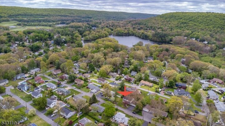 Property Photo:  6 Madoc Trl  NJ 07438 