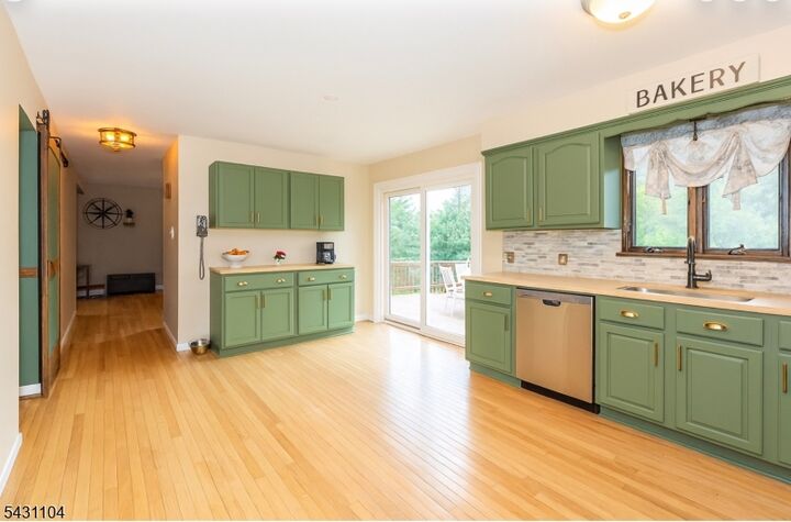 Property Photo: 6 Madoc Trl NJ 07438