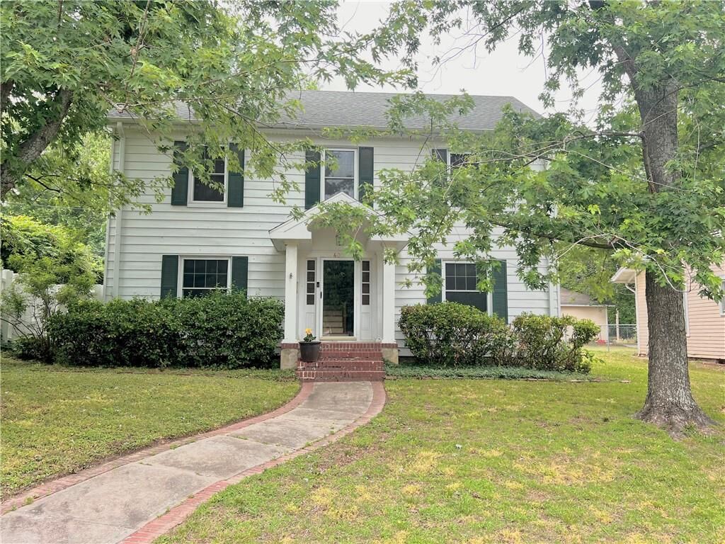 Property Photo: 409 N Park Boulevard KS 67301