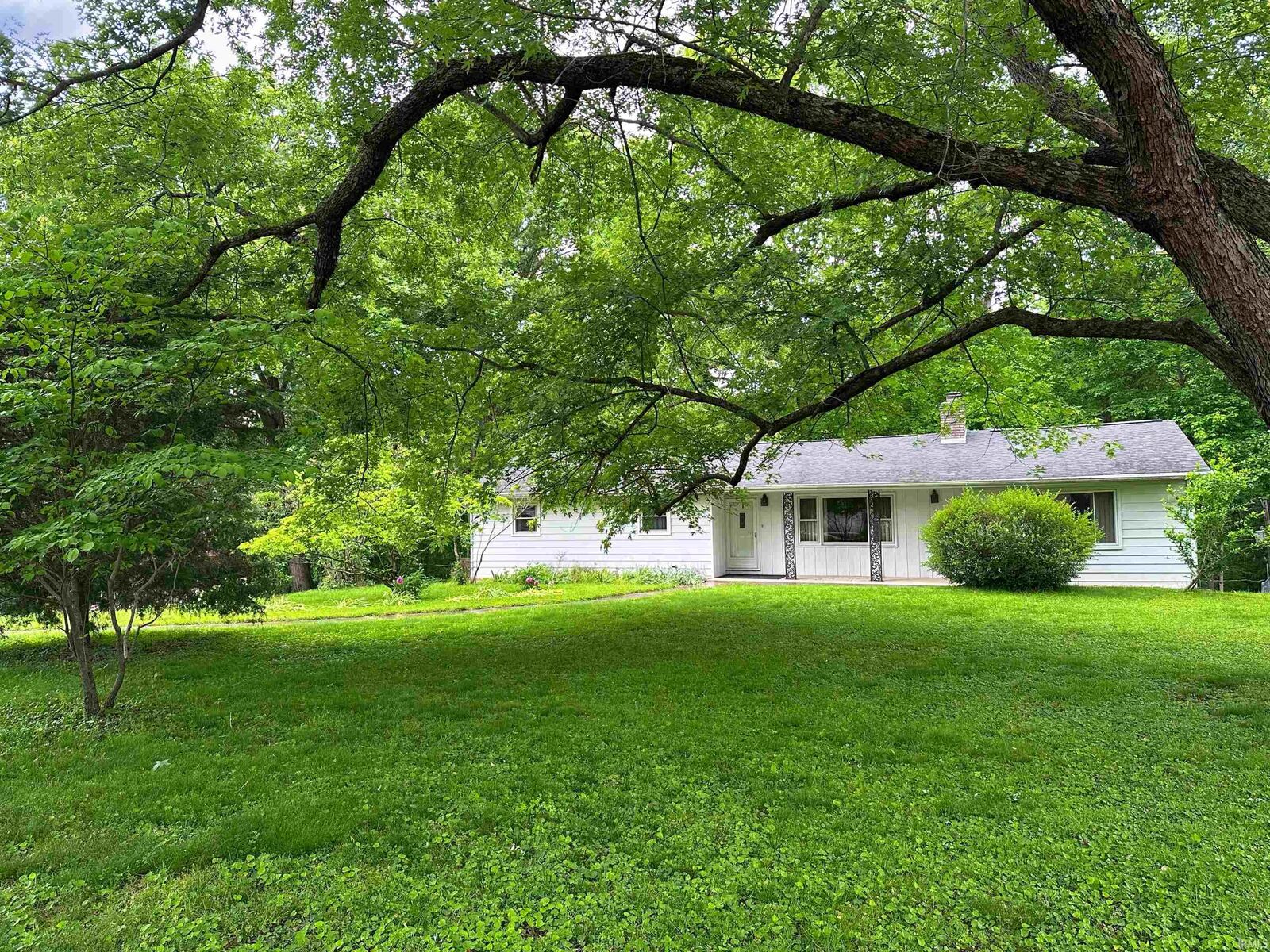 Property Photo: 4343 E Sundance Lane IN 47401