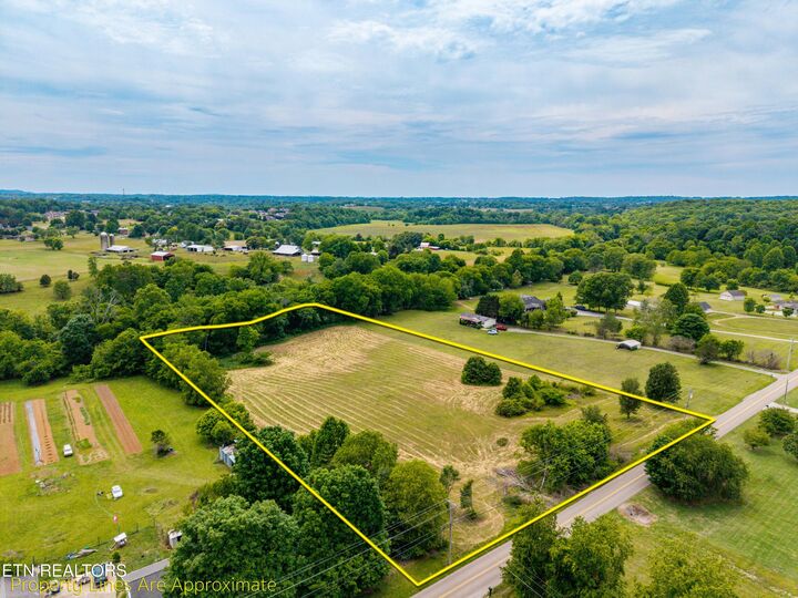 Property Photo:  332 River Ford Rd  TN 37804 