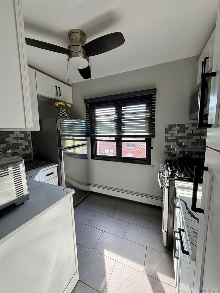 Property Photo:  55 Tulip Avenue B5-5  NY 11001 