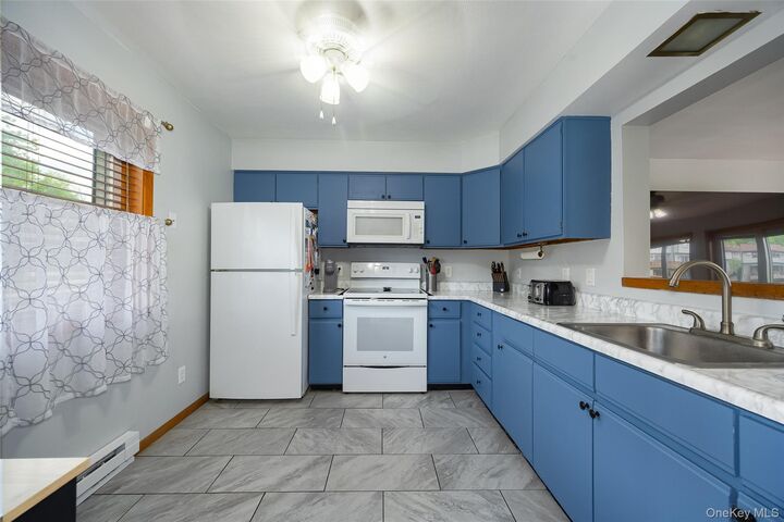 Property Photo: 6103 Chelsea Cove N NY 12533