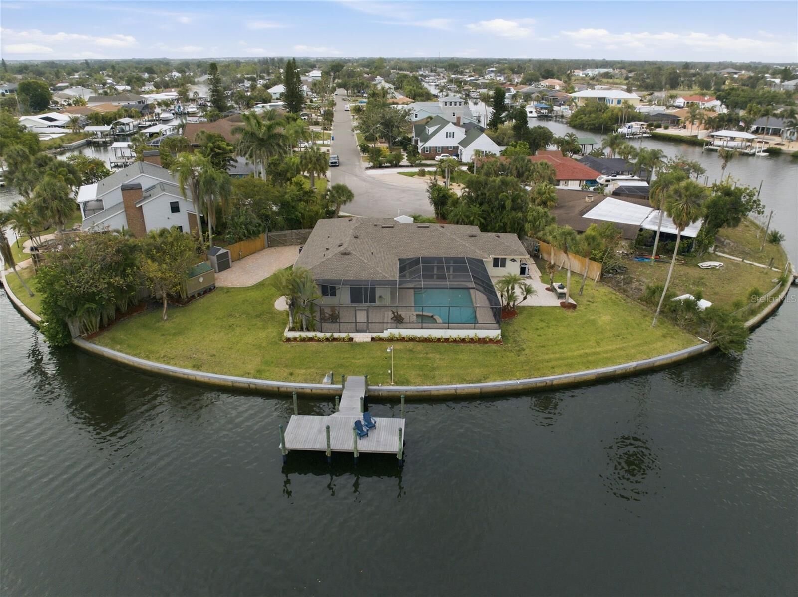 Property Photo:  773 Kingston Court  FL 33572 