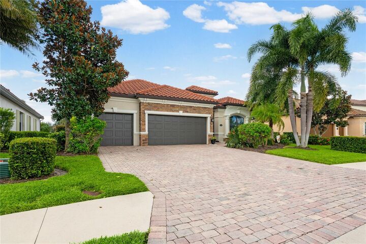 Property Photo:  13211 Ramblewood Trail  FL 34211 