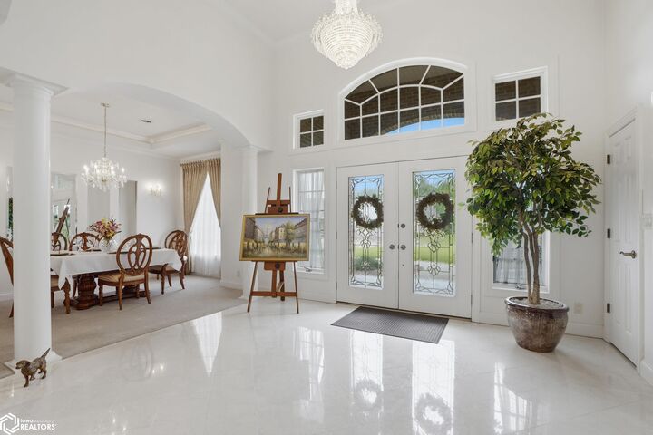 Property Photo: 5547 Fairway Drive IA 52601