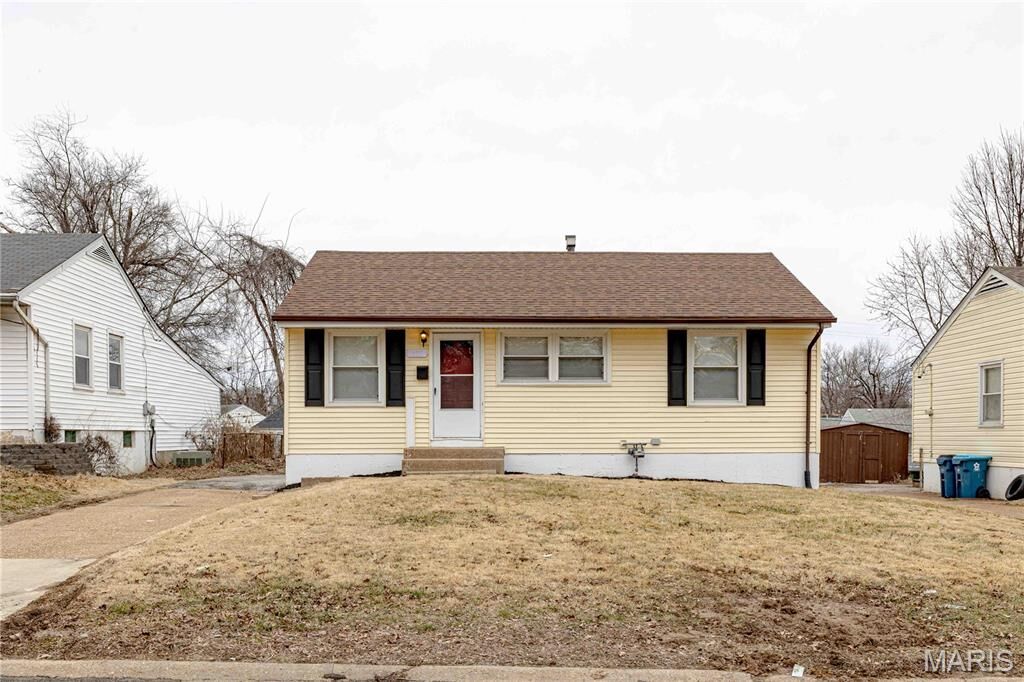 Property Photo:  337 Lancashire Road  MO 63137 