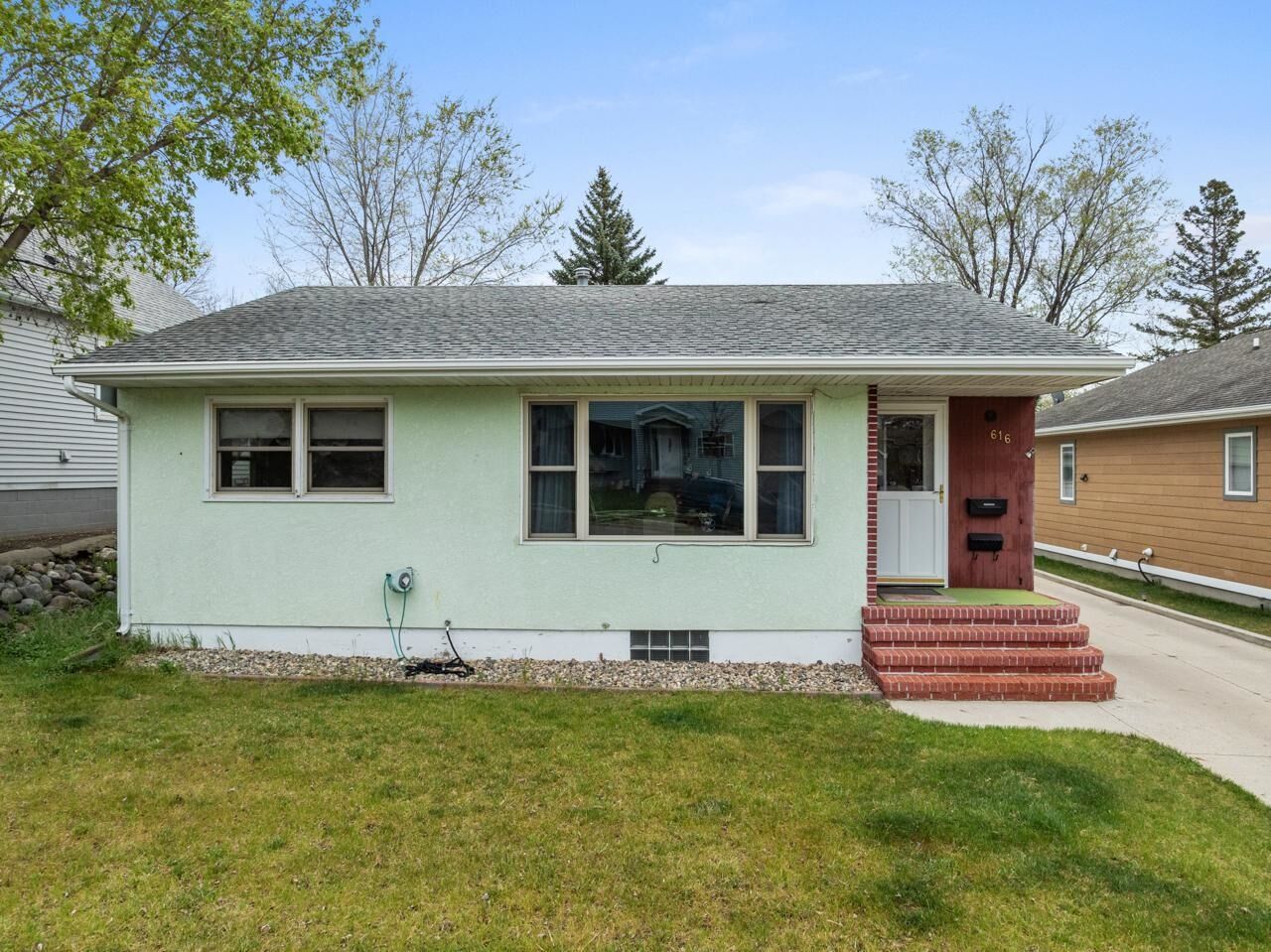 Property Photo: 616 23rd St NW ND 58703