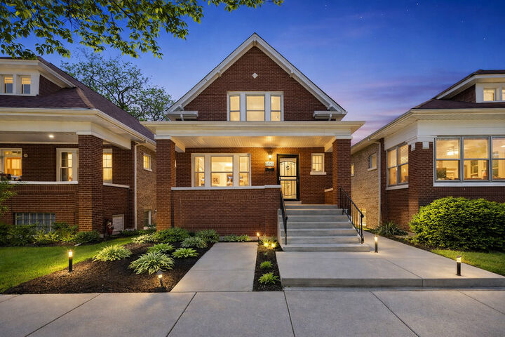 Property Photo:  8044 S May Street  IL 60620 