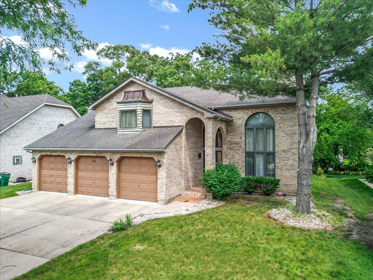 Property Photo:  193 Rosedale Court  IL 60108 