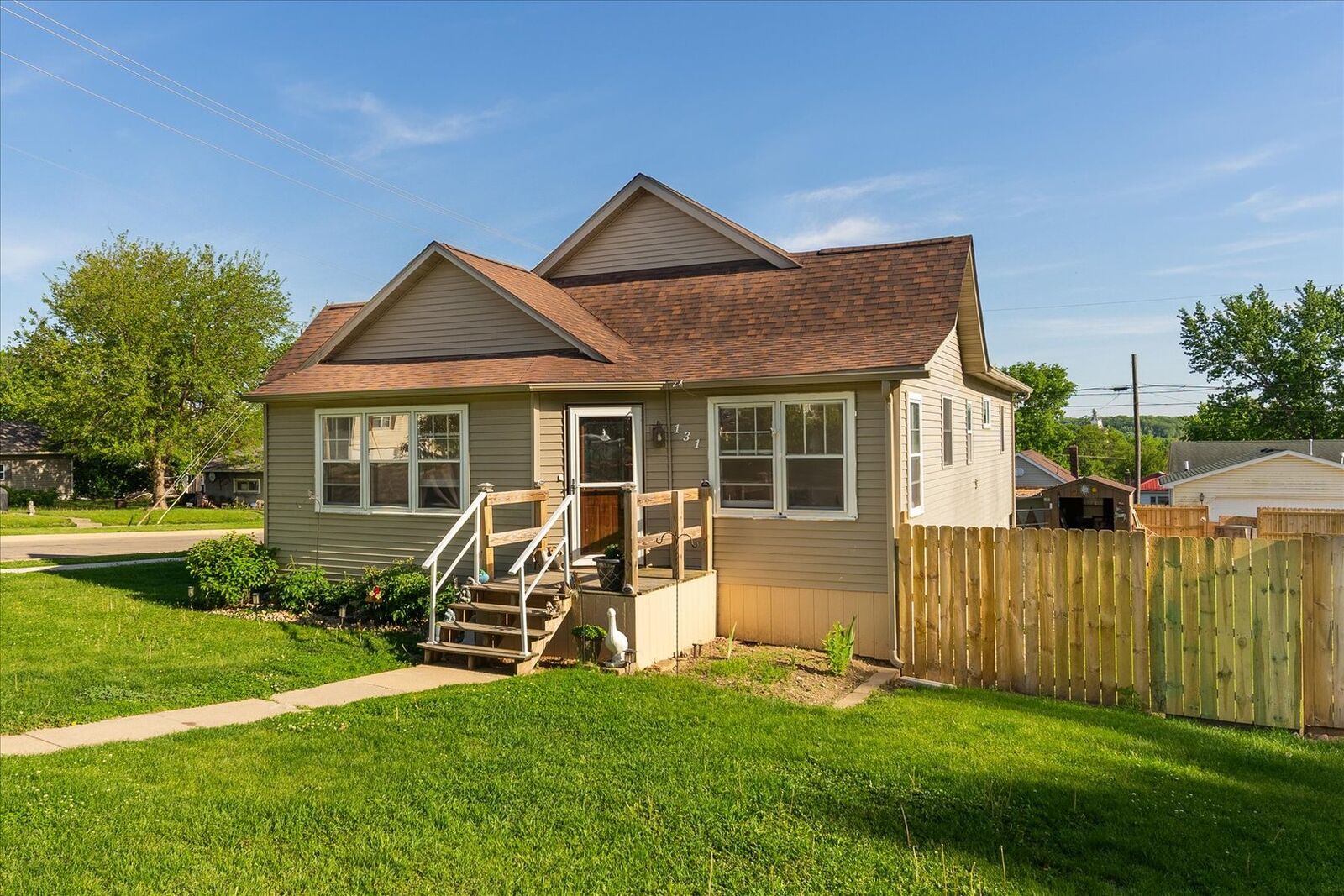 Property Photo: 131 E Iowa Street IL 61362