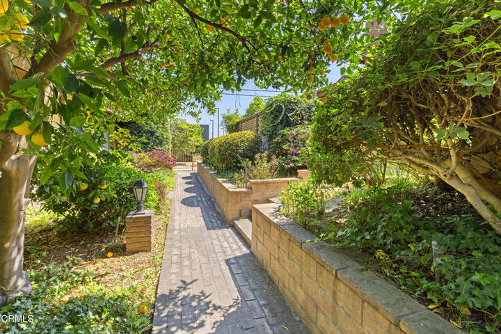 Property Photo: 750 Arcadia Avenue 7 CA 91007