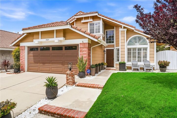 Property Photo:  1064 Cinnamon Lane  CA 92882 
