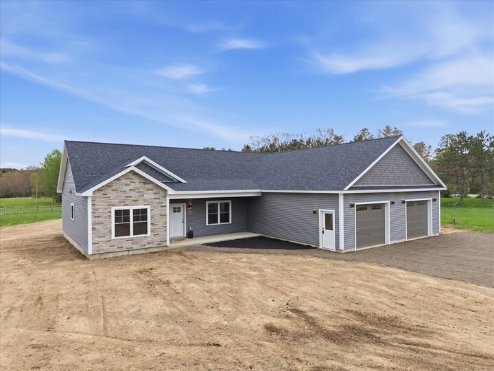Property Photo:  5 Allen Drive  ME 04474 