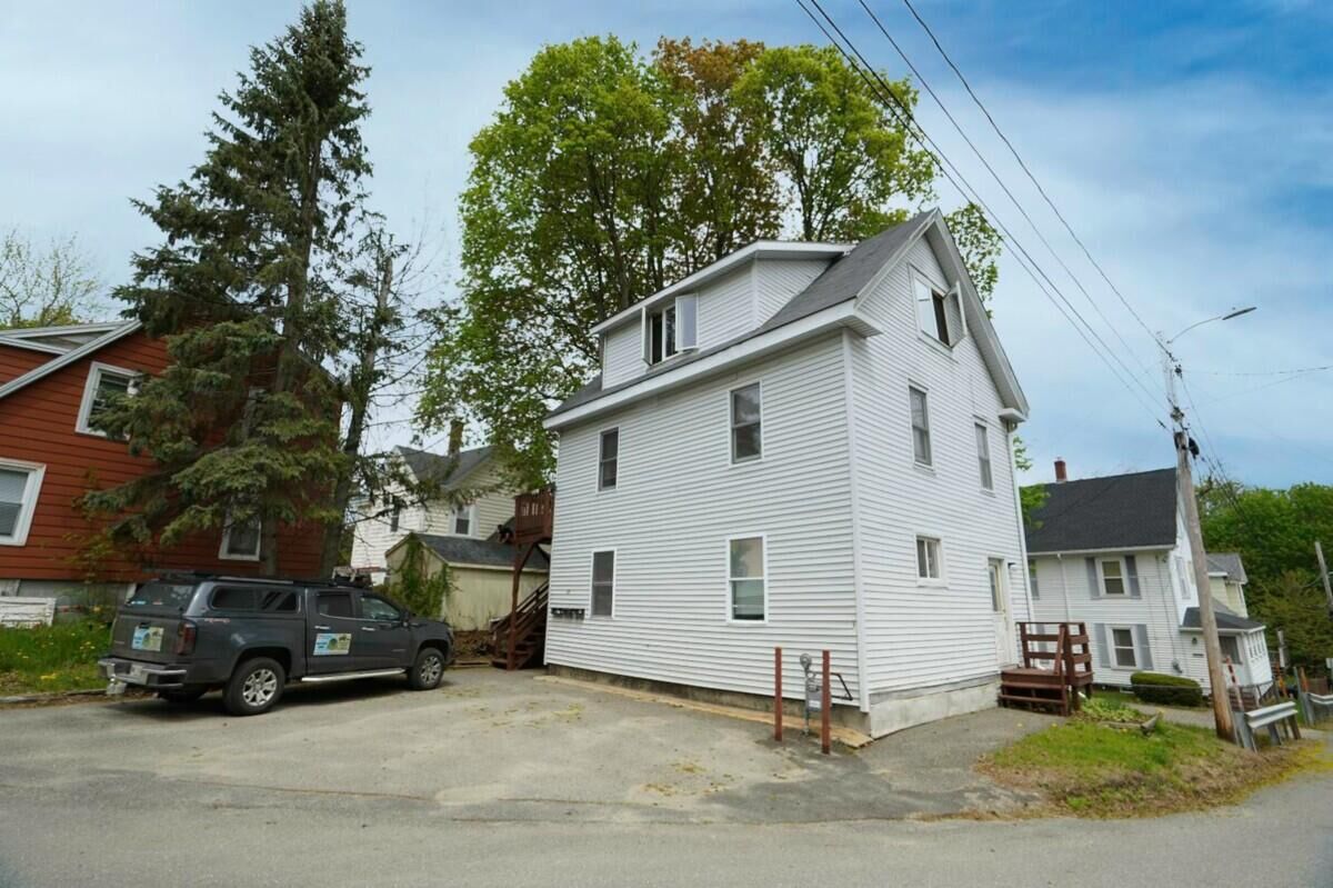 Property Photo:  15 Grace Court  ME 04401 