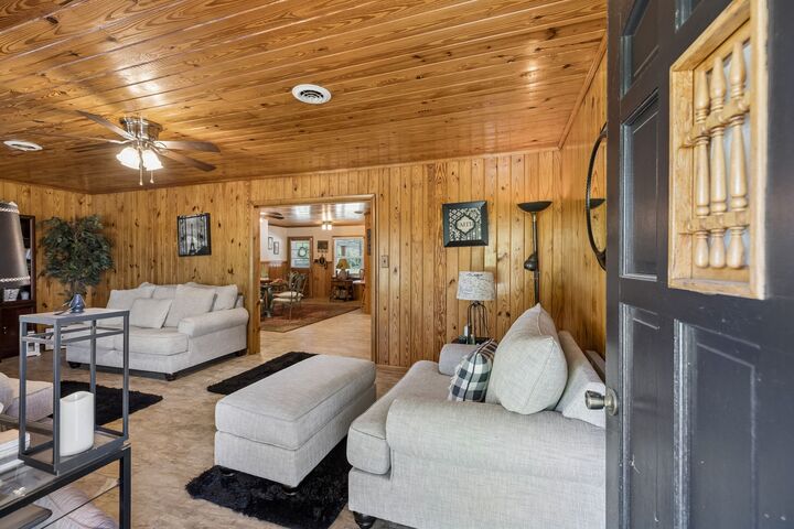 Property Photo: 8997 Holmes Creek Rd TN 37166