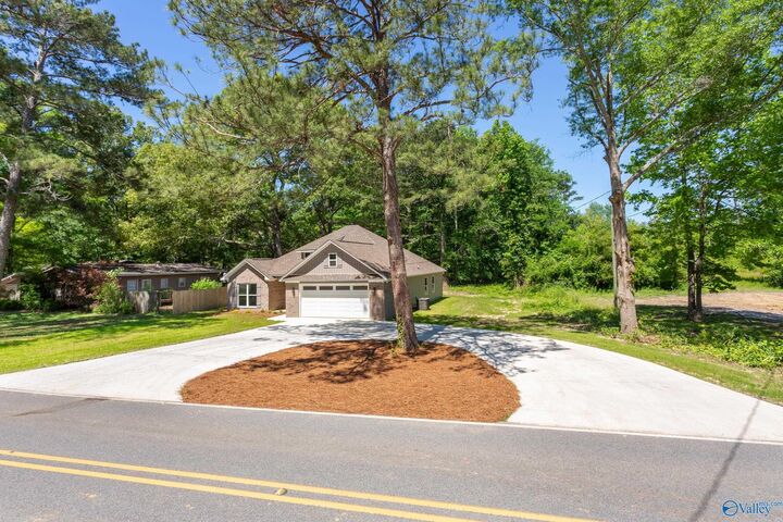 Property Photo:  407 North College Street  AL 35905 