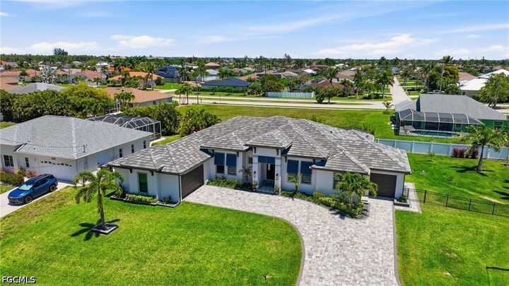 Property Photo:  4009 SW 25th Place  FL 33914 
