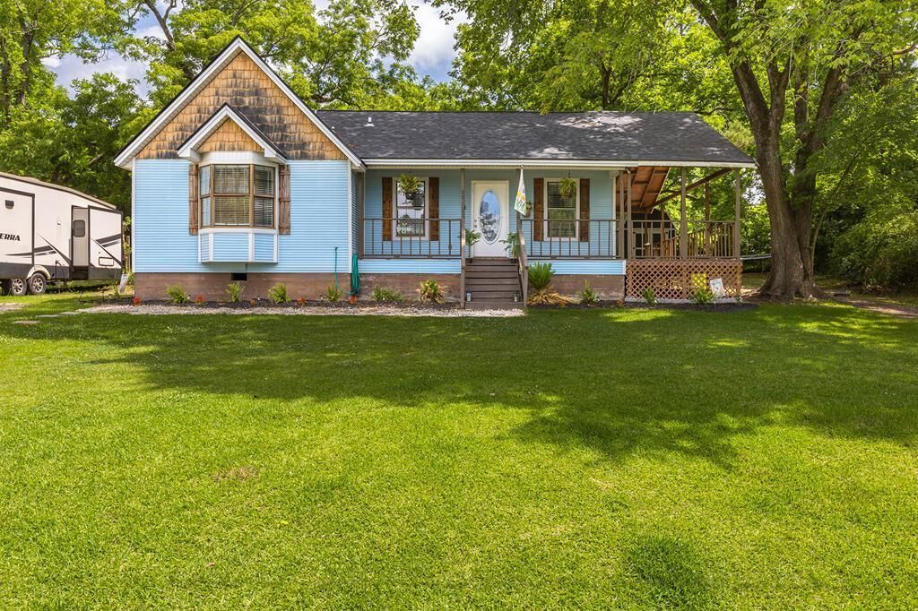 Property Photo:  311 E. Linn Street  TX 75949 