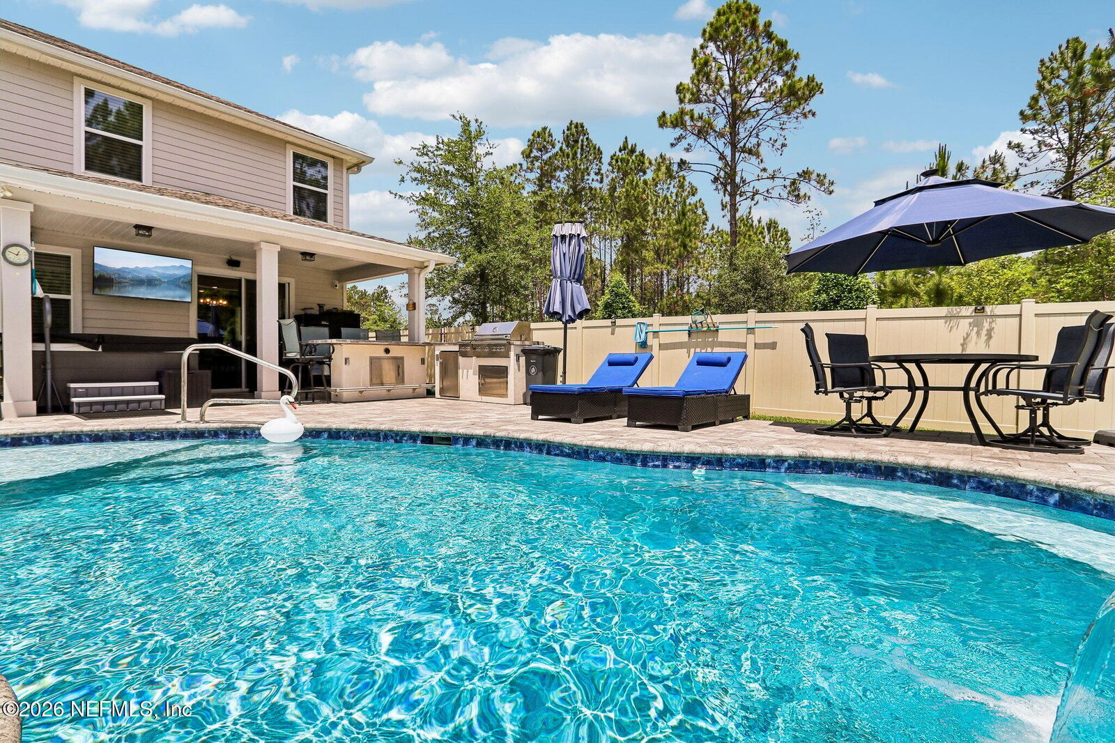 Property Photo: 8053 Guild Way FL 32222