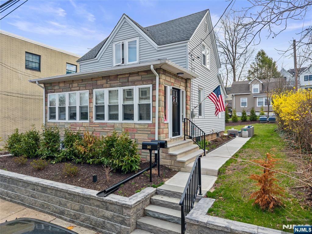 Property Photo:  567 S Broad Street  NJ 07452 