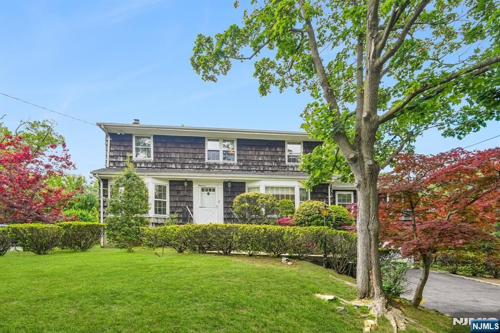 Property Photo:  188 Charlotte Place  NJ 07632 