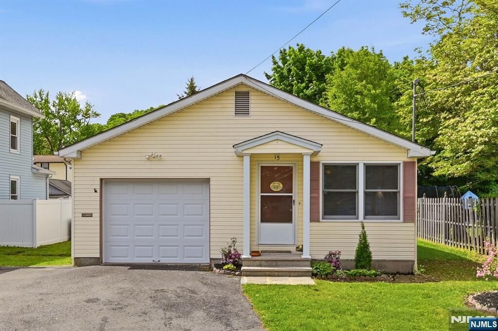 Property Photo:  15 Orchard Street  NJ 07403 