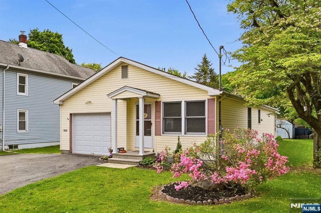 Property Photo:  15 Orchard Street  NJ 07403 