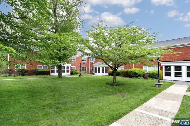 Property Photo:  41 Regency Park  NJ 07446 