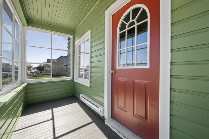 Property Photo:  1201 E 5th Street  MT 59711 