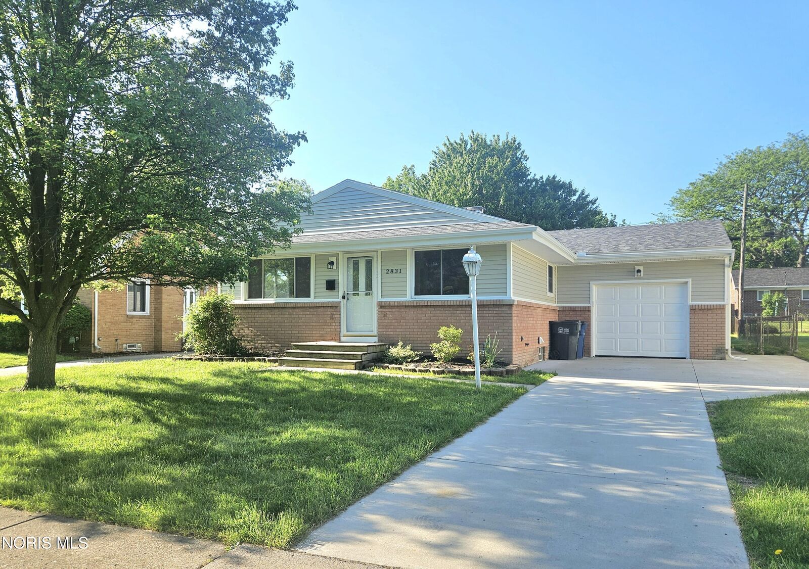 Property Photo:  2831 E Glenn Street  OH 43613 