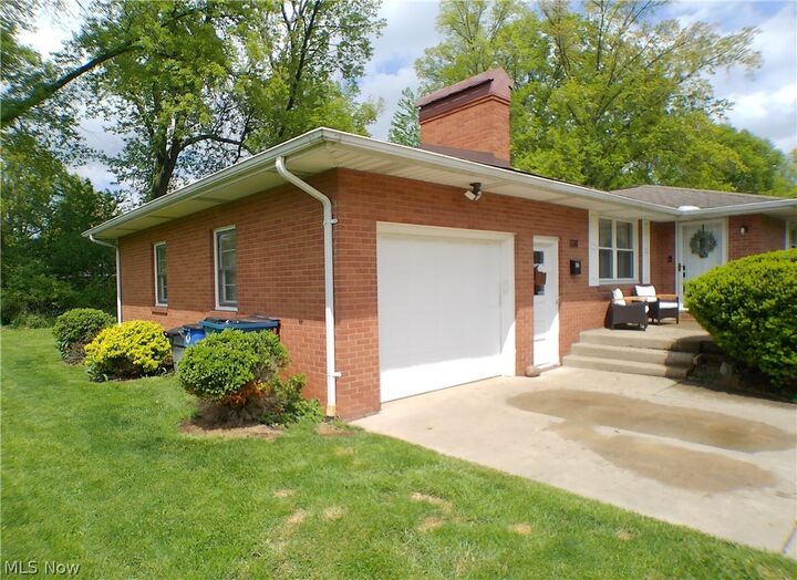 Property Photo:  338 Mansell Drive  OH 44505 