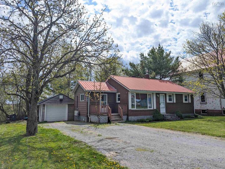 Property Photo:  2095 Highway 2  NS B0N 1Y0 