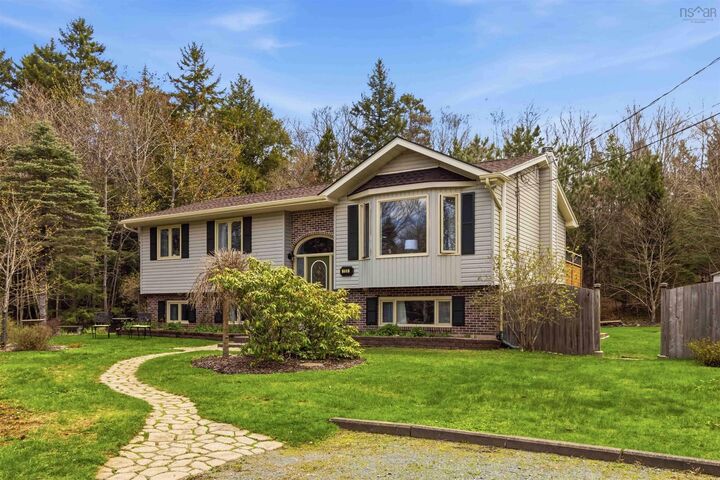 Property Photo: 153 Lakecrest Drive NS B4E 3B1
