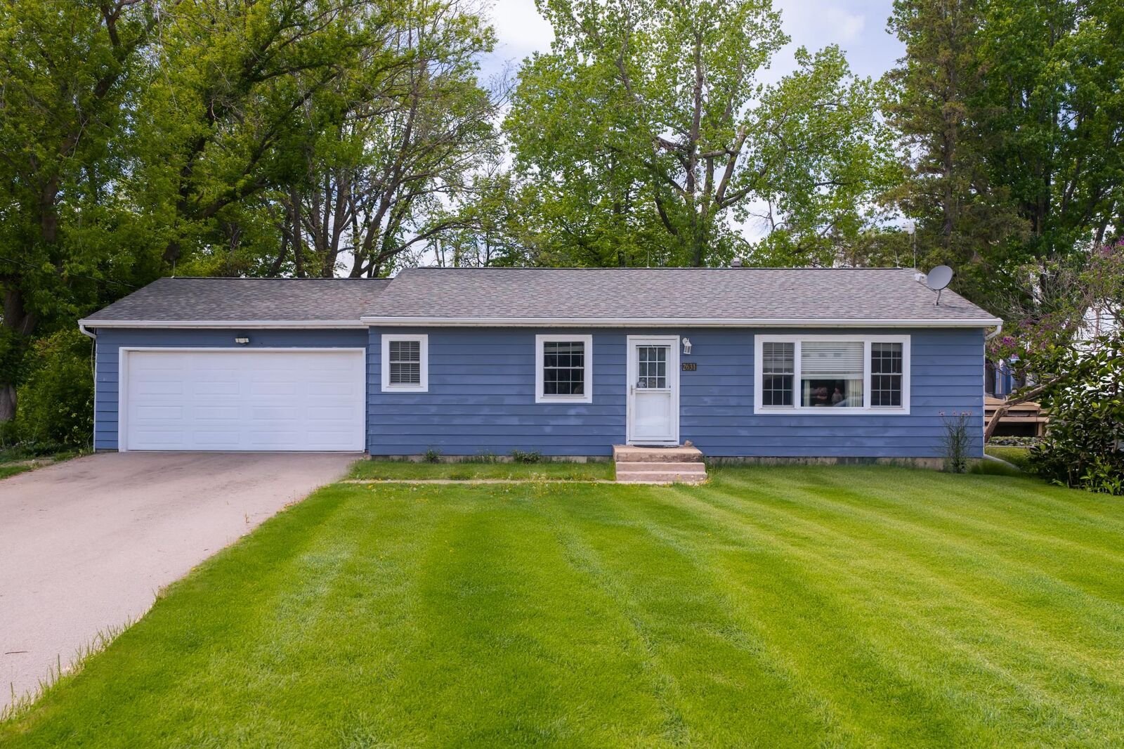 Property Photo:  2631 County Road 3 SW  MN 55920 