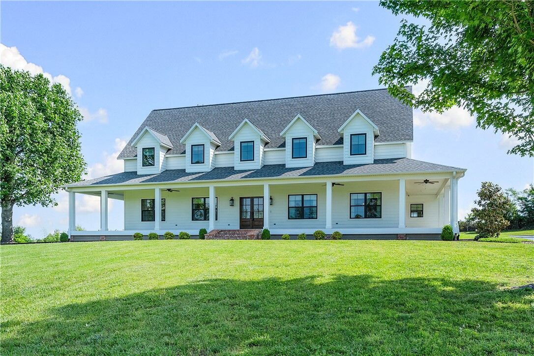 Property Photo:  3203 W Quapaw Road  AR 72758 