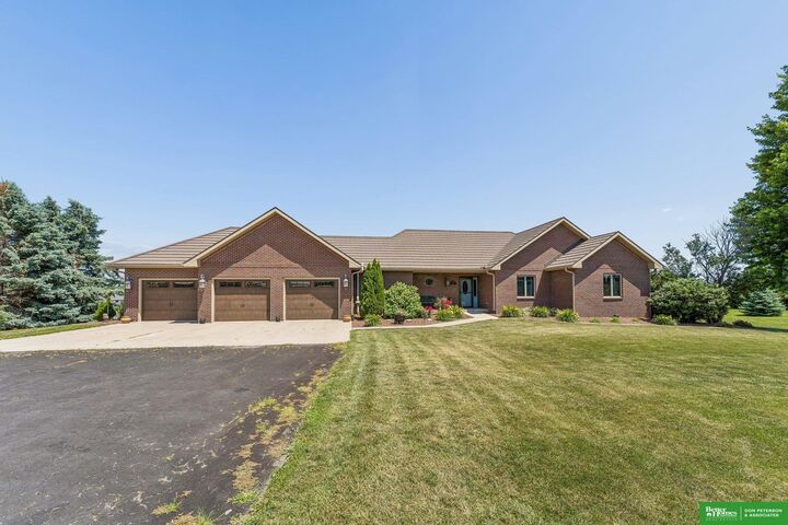 Property Photo: 756 18th Road NE 68788