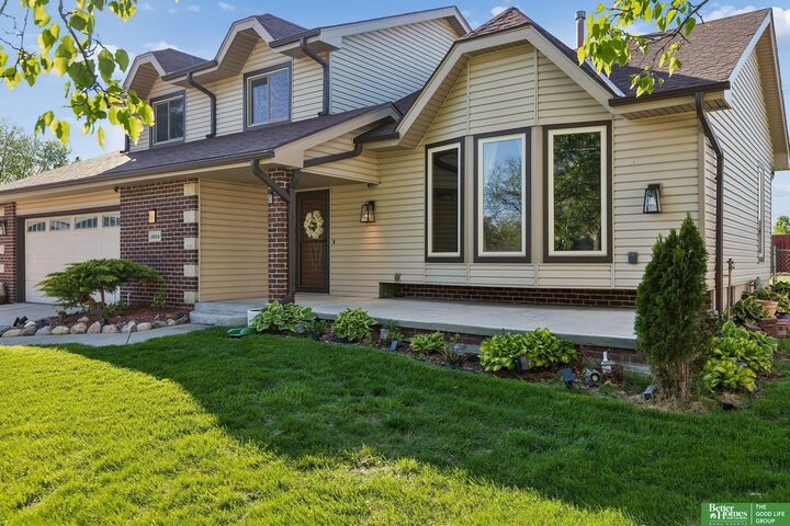 Property Photo: 4604 S 154th Avenue Circle NE 68137