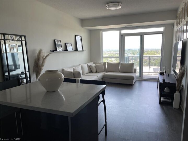 Property Photo:  2081 Fairview Street 1108  ON L7R 0E4 