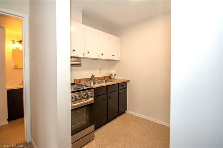 Property Photo:  64 Benton Street 705  ON N2G 4L9 