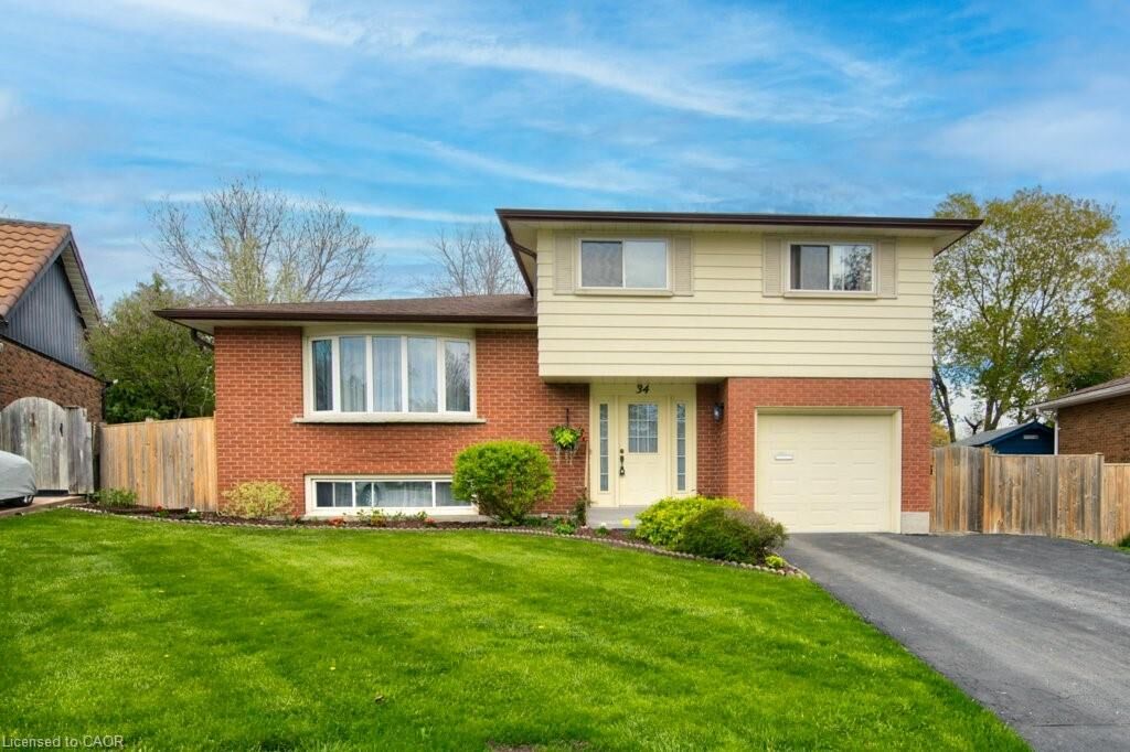 Property Photo:  34 Westwood Crescent  ON N2M 2L8 