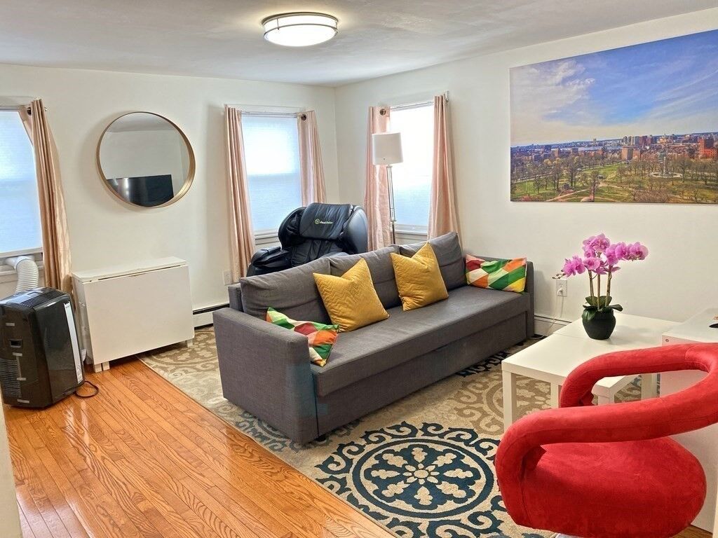 Property Photo:  37 Telegraph St 3  MA 02127 