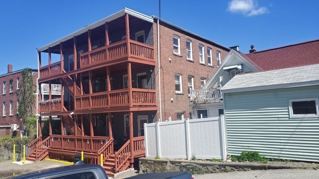 Property Photo:  48 Pond St 3  MA 01915 
