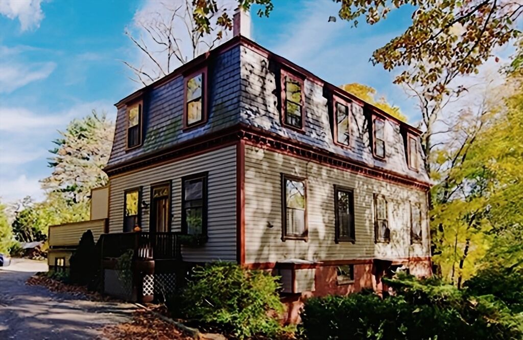 Property Photo: 996 Centre St 3 MA 02130
