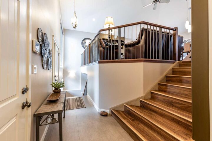 Property Photo:  207 Hamptons Way SE  AB T1B 0E1 