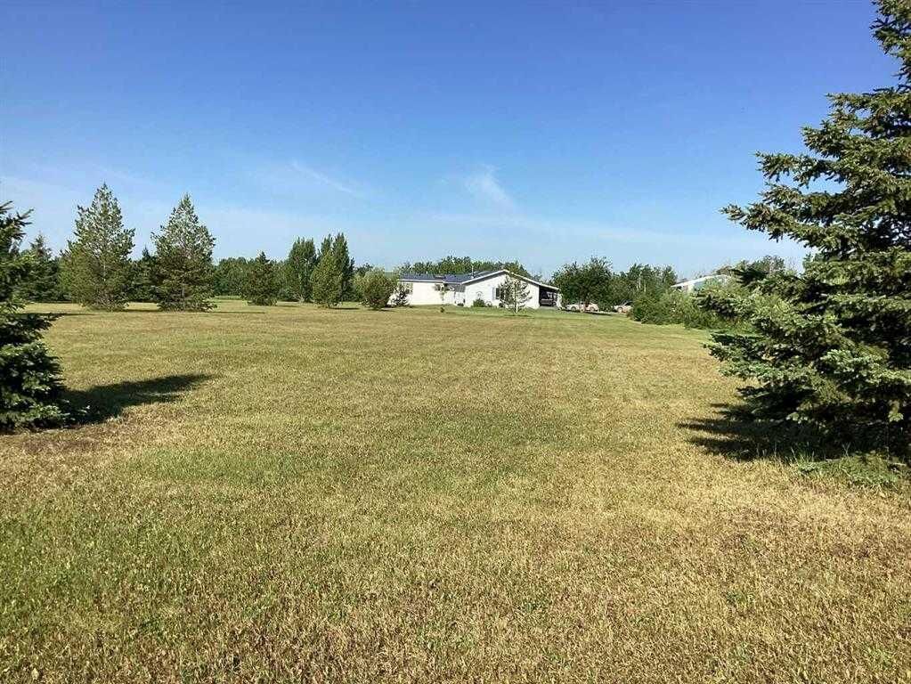 Property Photo:  70104 230 Range Road  AB T0H 3N0 