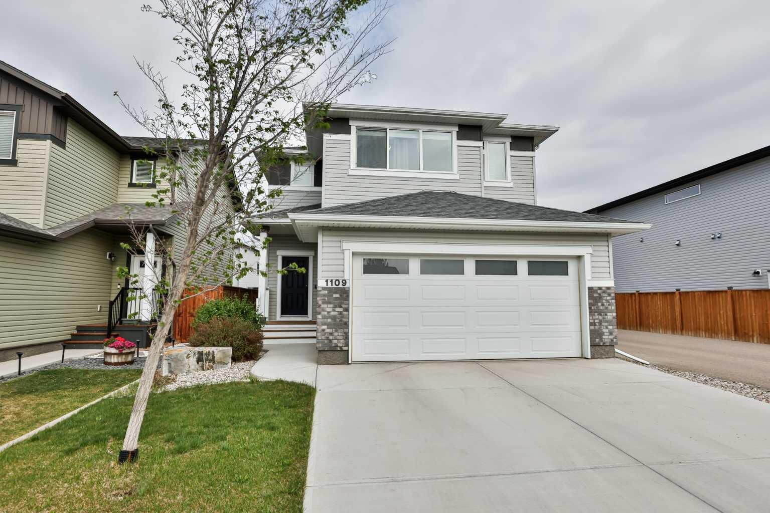 Property Photo:  1109 Pacific Circle W  AB T1J 5V5 