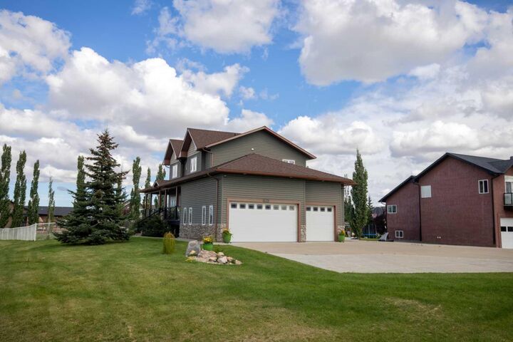 Property Photo:  7726 Saxony Road  AB T8X 0G4 