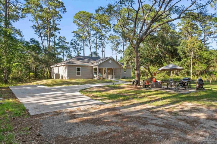 Property Photo:  130 Emmons Ln  FL 32506 
