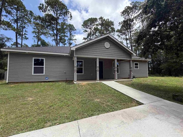 Property Photo: 130 Emmons Ln FL 32506